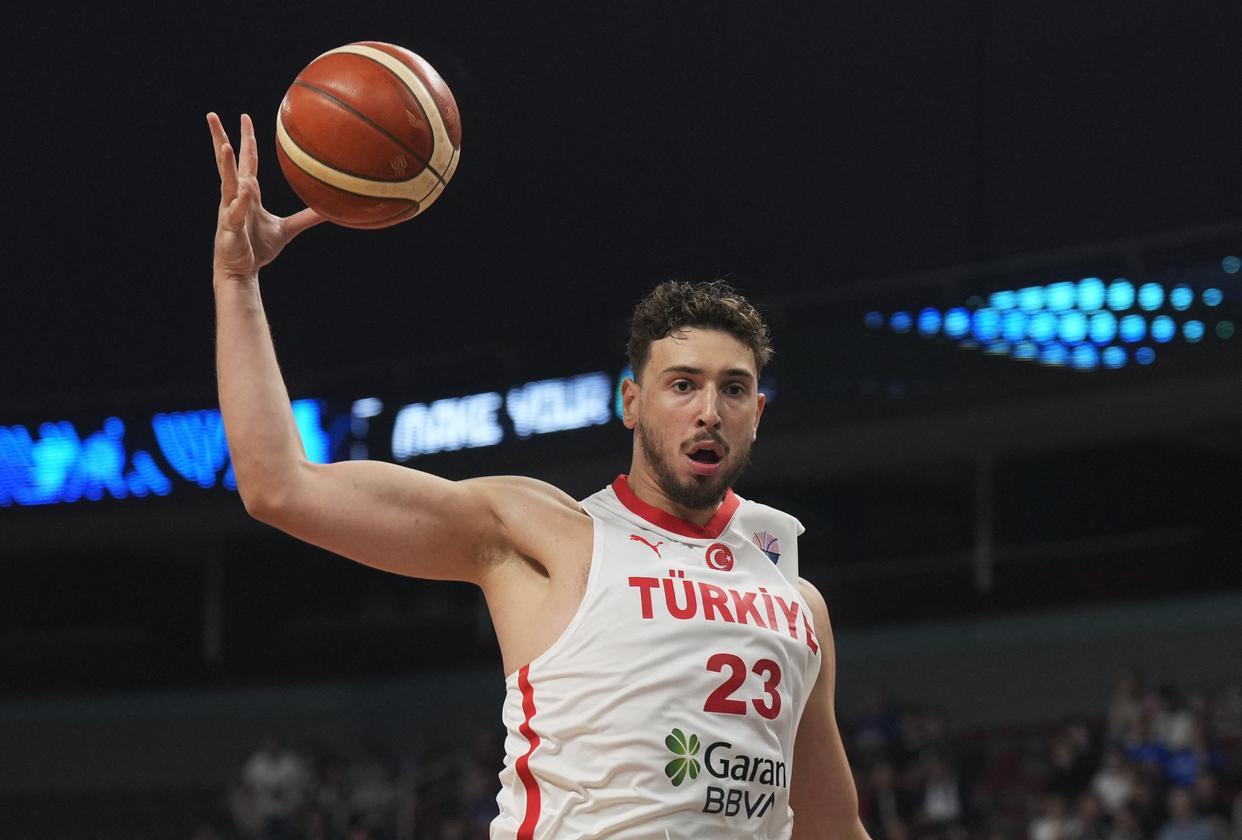 助力20分大胜！4连胜到手，申京爆发，13中8轰21+8+5+1，身手全面